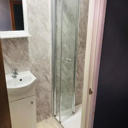 Victoria 4* Newport (Gwent)
