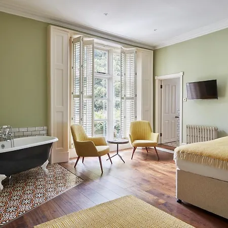 The Priory 4* Newport (Gwent)