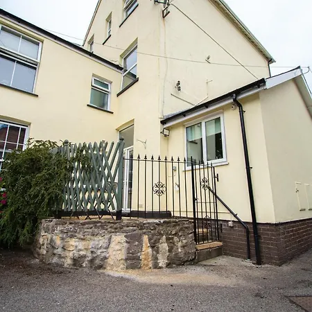 Carlton House Apartment