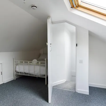 Homestay The Grey Town House Newport (Gwent)