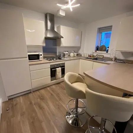 Apartment Luxury Riverside 2 Bedroomed With Balcony Newport (Gwent)