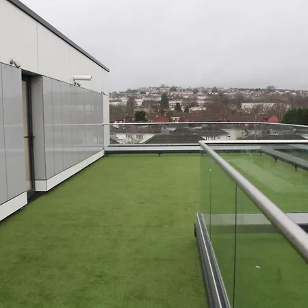 Stunning 2 Bedroom Penthouse Newport (Gwent)