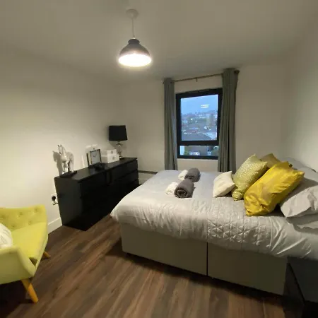 Apartment Stunning 2 Bedroom Penthouse