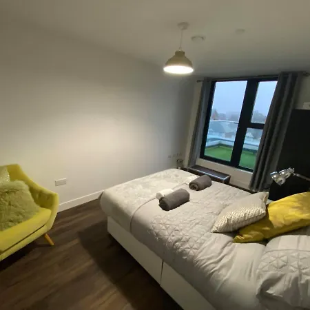 Stunning 2 Bedroom Penthouse