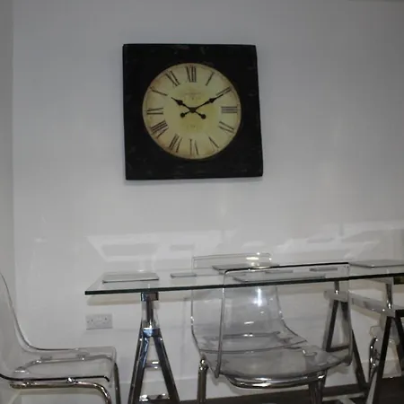 Apartment Stunning 2 Bedroom Penthouse Newport (Gwent)
