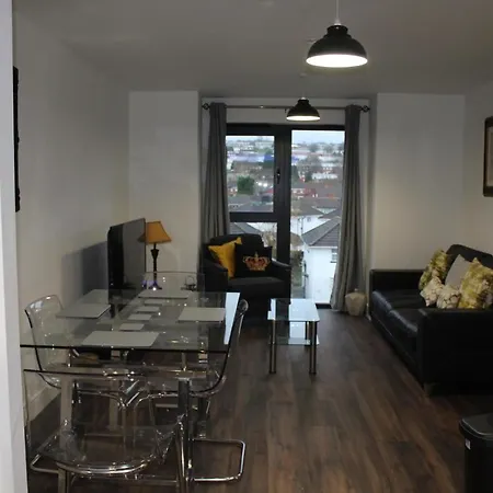 Apartment Stunning 2 Bedroom Penthouse