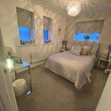 Luxury Riverside 2 Bedroomed With Balcony Newport (Gwent)