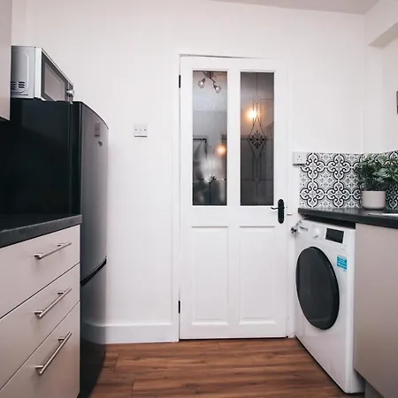 Commercial House, By Solace Holiday home