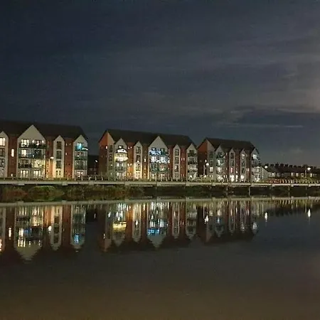 Apartment Luxury Riverside 2 Bedroomed With Balcony Newport (Gwent)
