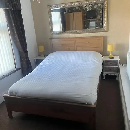 Milton Hotel Llanwern Village