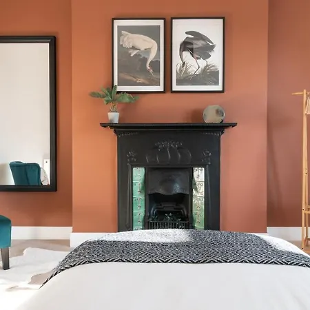Ty Hapus - Luxury 4 Bedroom Holiday home *
