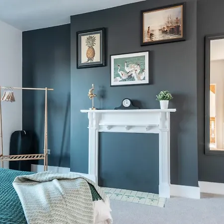 Ty Hapus - Luxury 4 Bedroom Newport (Gwent)