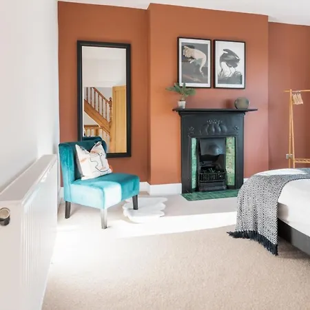 Ty Hapus - Luxury 4 Bedroom Holiday home Newport (Gwent)