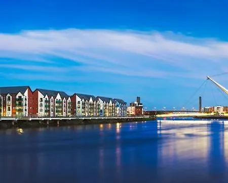 Luxury 2 Bedroom Waterfront With Balcony Newport (Gwent)