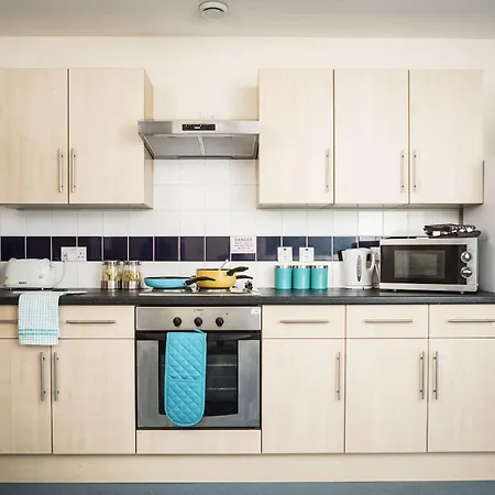 Student Village Apartment *