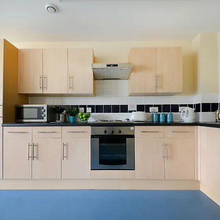 Student Village Apartment *