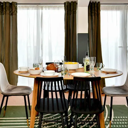 Pass The Keys Perfectly Located Stylish 2 Bed With Parking *
