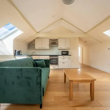 Apartment Charming 1-bed Loft In Caerleon *