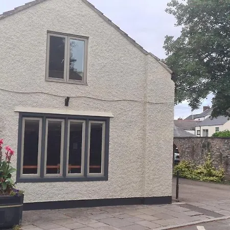 Lovely 1-bed Loft In