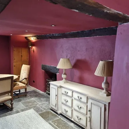 Remarkable 4-bed In Cearleon Newport (Gwent)