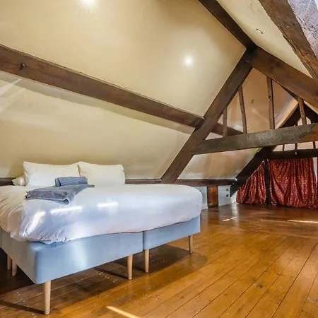 Remarkable 4-bed In Cearleon Holiday home Newport (Gwent)