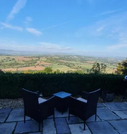 Kemeys Folly Holiday home