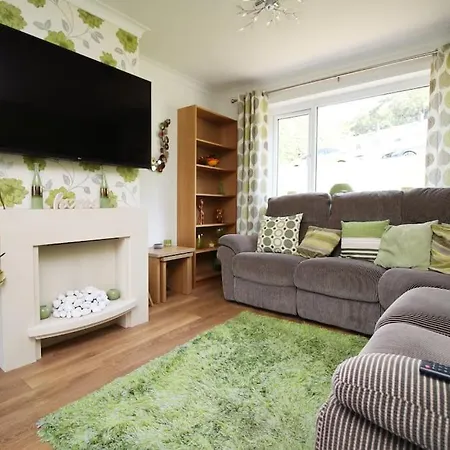 3 Bedroom Family Newport, Located Next To M4 *