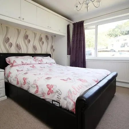 3 Bedroom Family Newport, Located Next To M4
