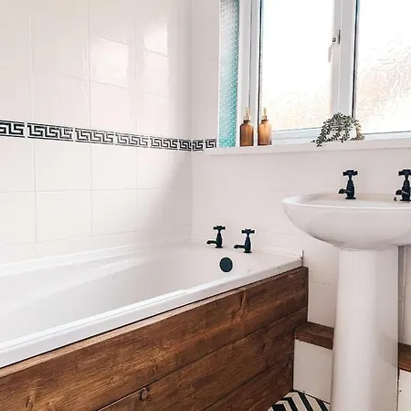 Grosvenor House By Solace Newport (Gwent)