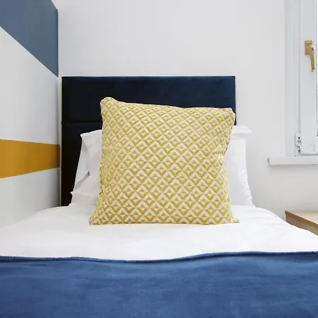 Holiday home Holiday House For 7 Guests, Free Wi-fi & Self Check-in Explore Newport (Gwent)