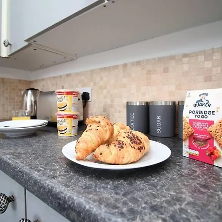 Holiday home Holiday House For 7 Guests, Free Wi-fi & Self Check-in Explore Newport (Gwent)