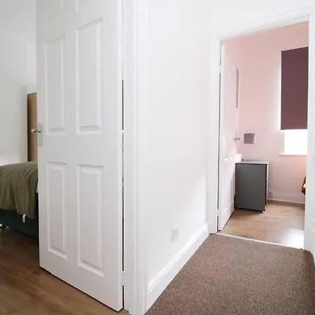 Holiday home Holiday House For 7 Guests, Free Wi-fi & Self Check-in Explore Newport (Gwent)