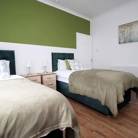 Holiday House For 7 Guests, Free Wi-fi & Self Check-in Explore Holiday home