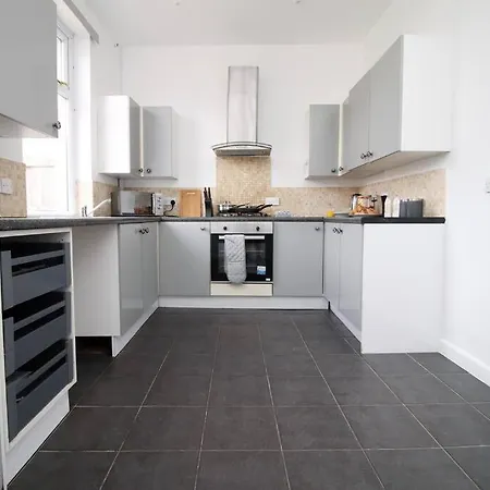Holiday home Holiday House For 7 Guests, Free Wi-fi & Self Check-in Explore *
