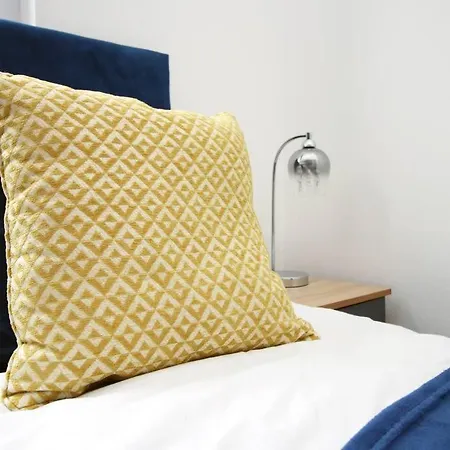 Holiday House For 7 Guests, Free Wi-fi & Self Check-in Explore Holiday home Newport (Gwent)