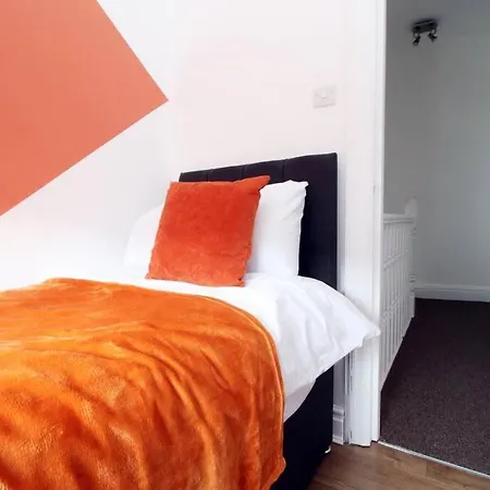 Holiday House For 7 Guests, Free Wi-fi & Self Check-in Explore Holiday home