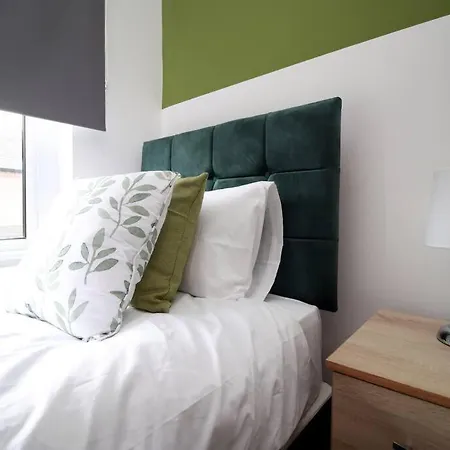 Holiday House For 7 Guests, Free Wi-fi & Self Check-in Explore