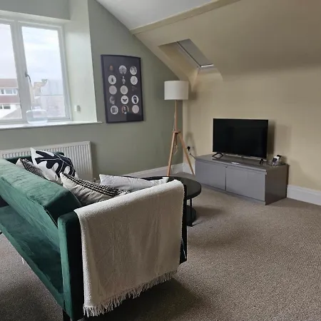 Charming 1-bed Loft In Caerleon Apartment