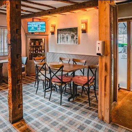 Apartment Charming 1-bed Loft In Caerleon *