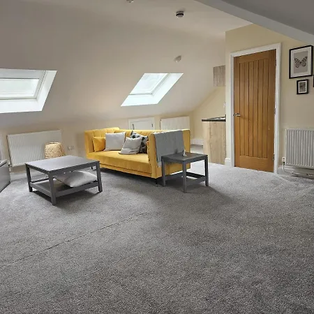 Lovely 1-bed Loft In