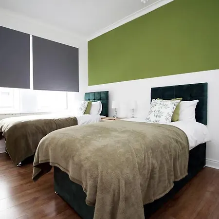 Holiday House For 7 Guests, Free Wi-fi & Self Check-in Explore Holiday home Newport (Gwent)
