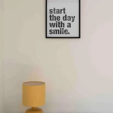 Stylish 1 Bed With Private Court Yard Apartment *