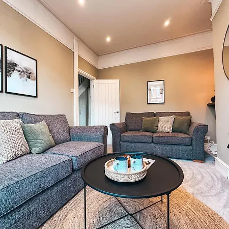 Ty Penllyn By Solace Holiday home Newport (Gwent)