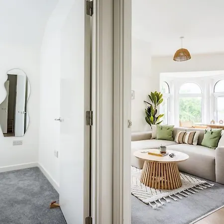 Apartment Ship's Nook: Cozy Hideaway