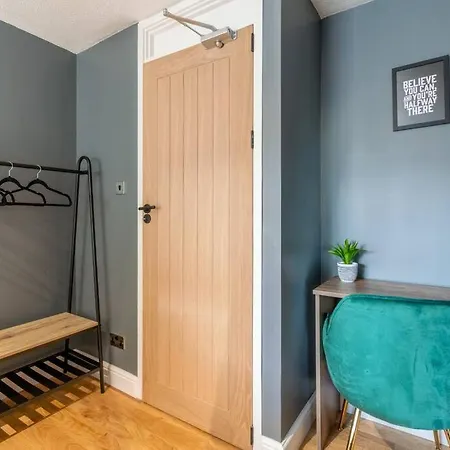 High Spec & Interior Designed 2 Bedroom House Newport (Gwent)