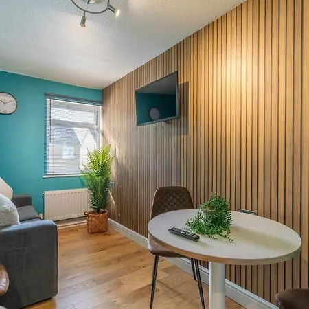 High Spec & Interior Designed 2 Bedroom House * Newport (Gwent)