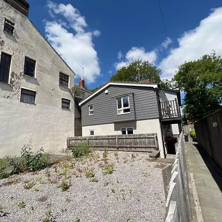 Holiday home Pass The Keys Perfectly Located Stylish 2 Bed With Parking