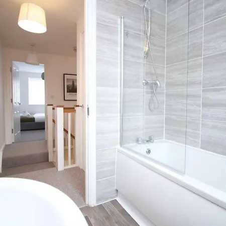 Spacious 5 Bedroom | With Fenced Backyard
