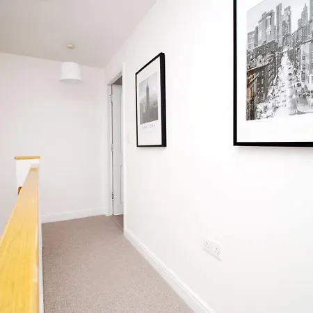 Spacious 5 Bedroom | With Fenced Backyard *