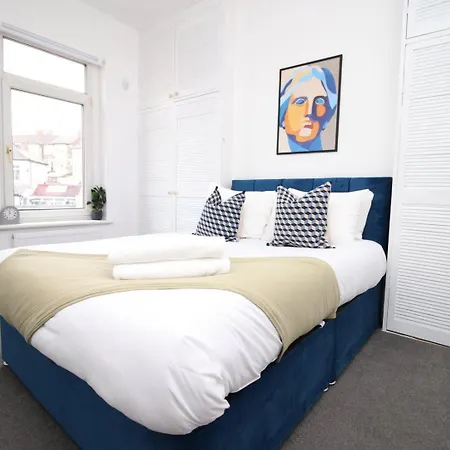 Guest house Garden | Parking | 4br Newport (Gwent)